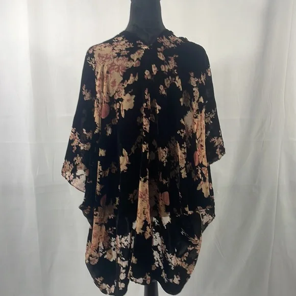 Francesca’s Floral, Cherry Blossoms Velvet Kimono, Black,Pink,Tan,Boho, One Size - Picture 2 of 6